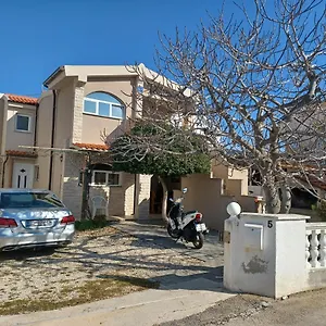 https://apartment-ivica.hotelinzadar.com