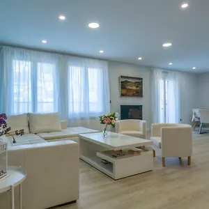 https://gran-via-deluxe.es-andalucia.com